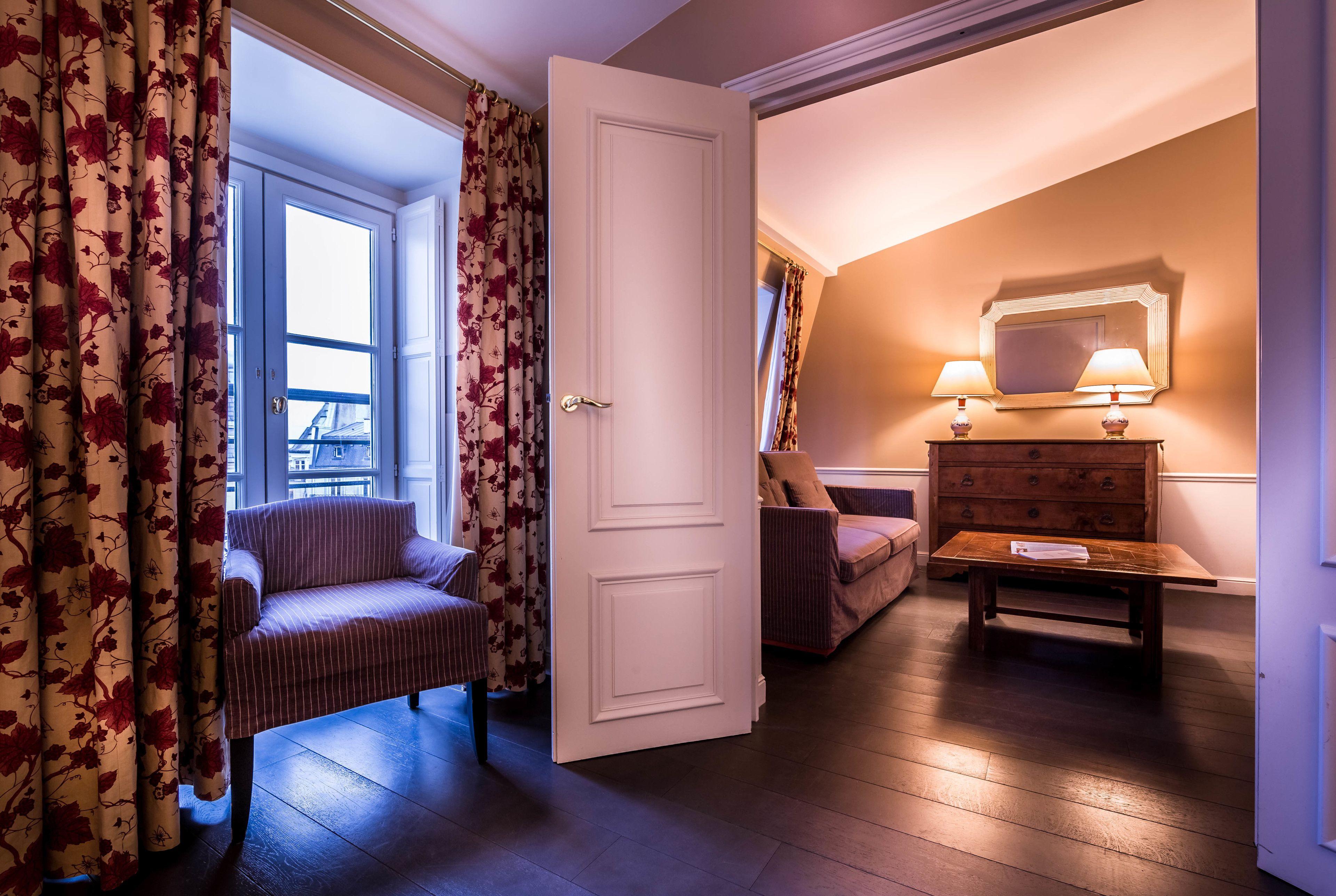 Le Lavoisier & Paris