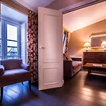 Le Lavoisier & Paris