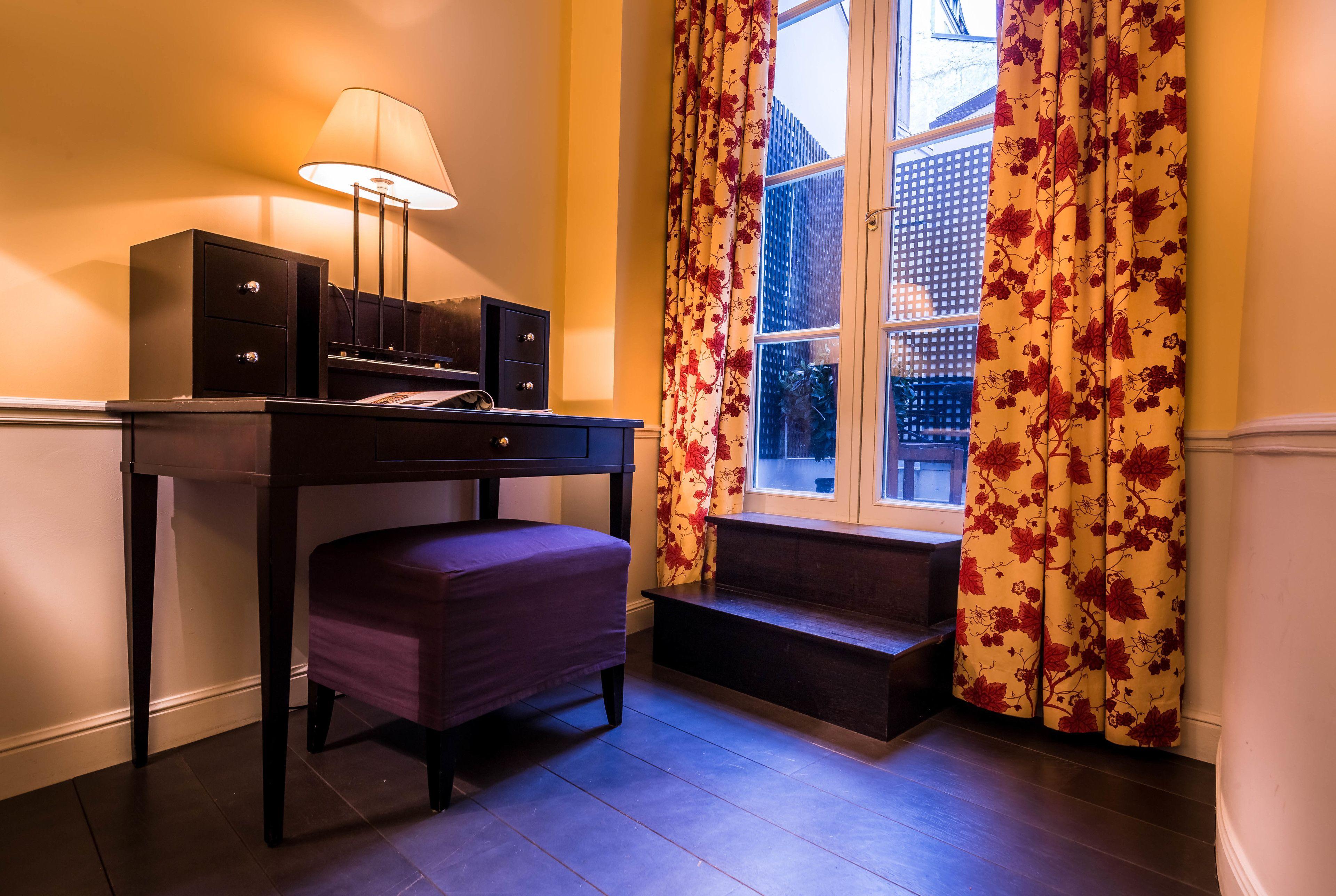 Le Lavoisier & Paris