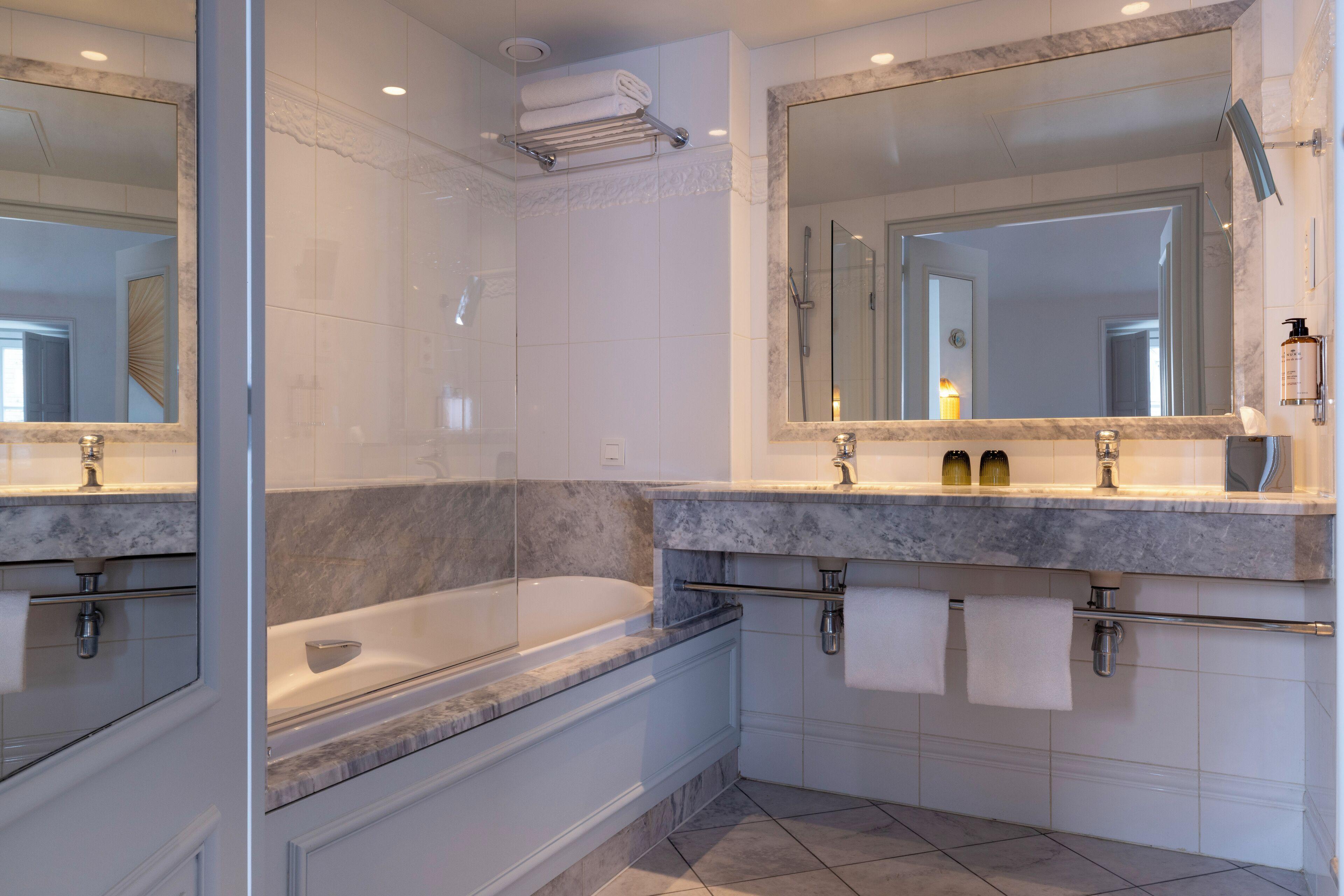 Hotel Le Lavoisier & 4*